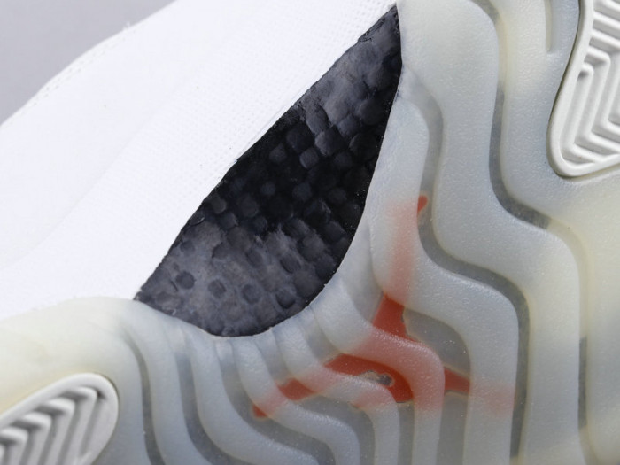 air jordan 11 retro platinum tint (gs) 378038-016