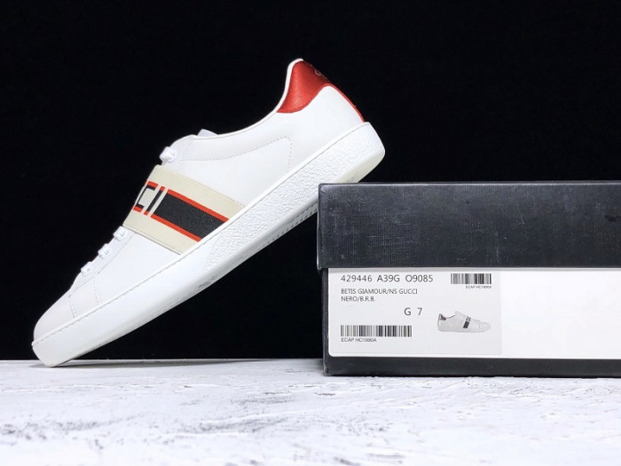 G*u*i ace embroidered low-top sneaker