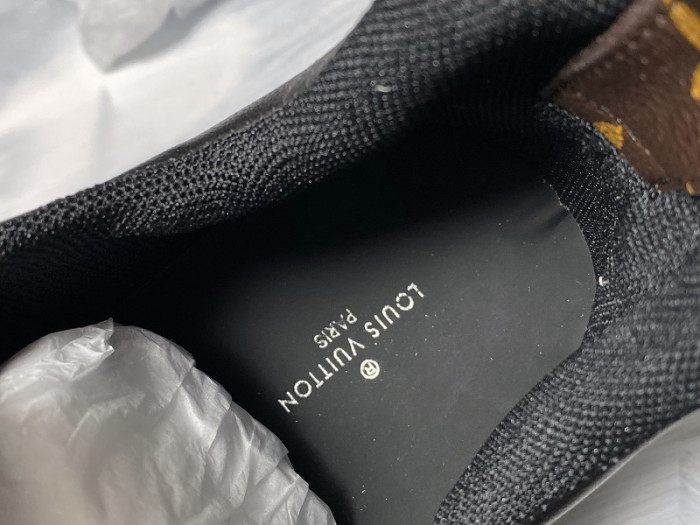 louiv archlight sneaker